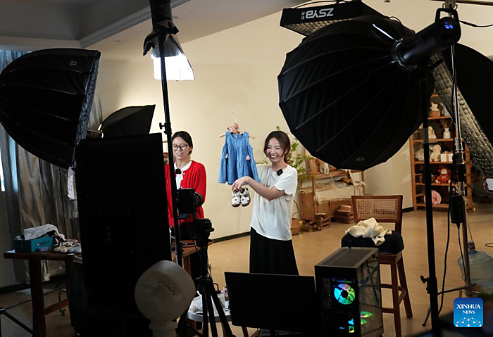 Children's Clothing Industry Booms in Zhili, China's Zhejiang - All China Women's Federation