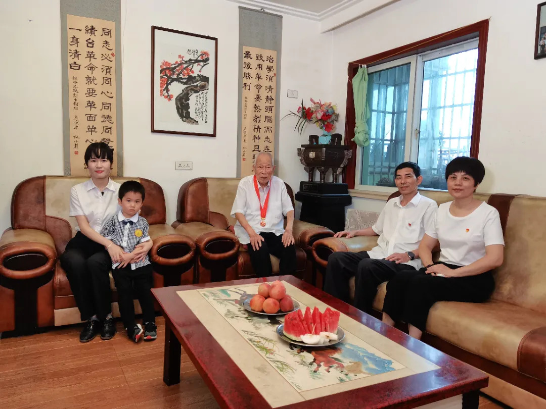 c0b26254f60537bd9a9940c46f6e5be.jpg 图片