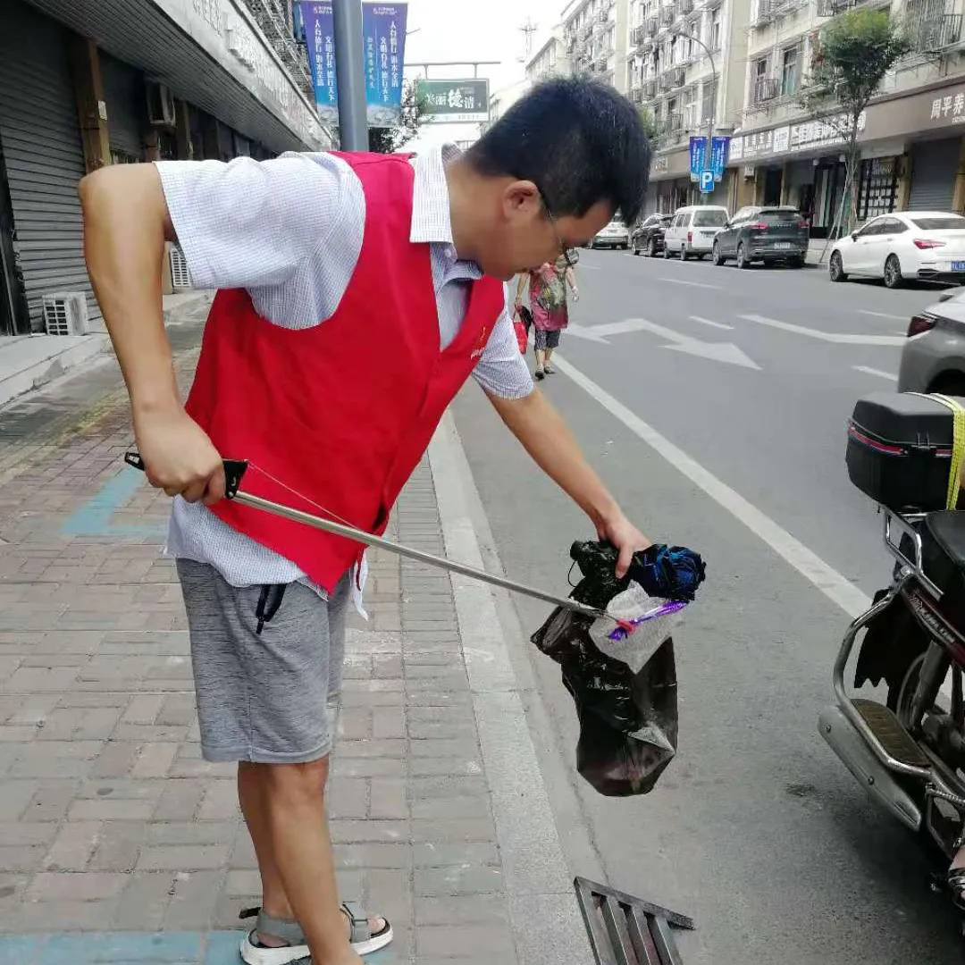 休息天参加文明创建.jpg 图片