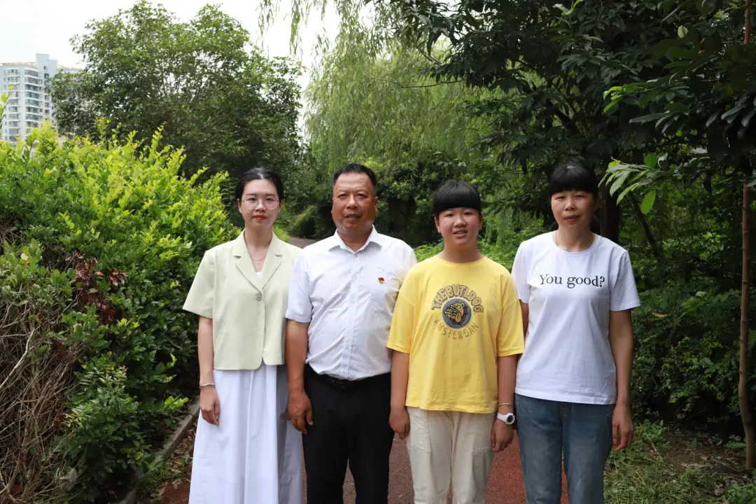 林海伟家庭合影.jpg 图片