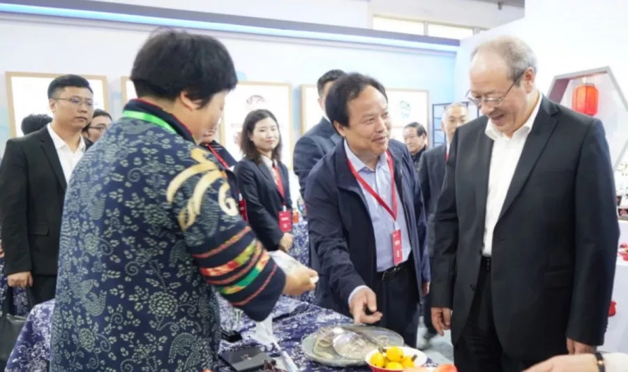 彭佳学.jpg 图片