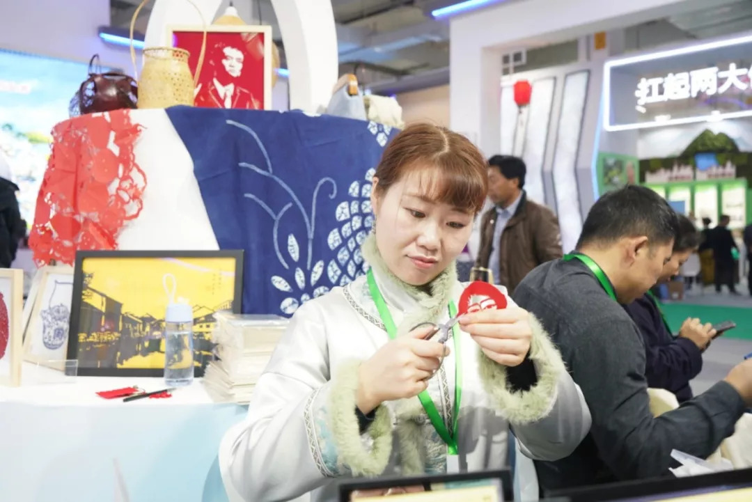 剪纸周倩.jpg 图片